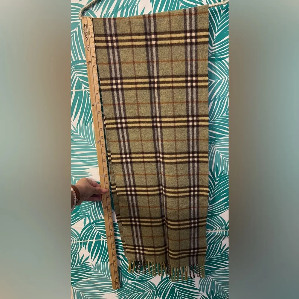 Vintage Burberry 100% lamb wool scarf made in England Green nova check - Picture 3 of 6